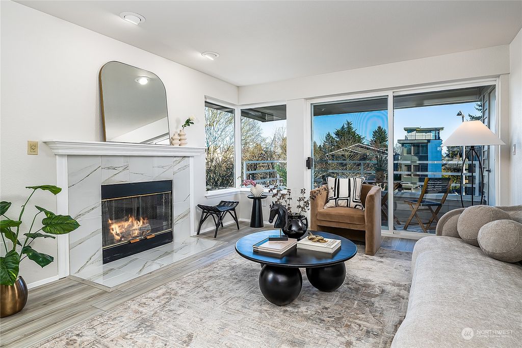 Photo of 2125 California Avenue SW #304, Seattle, WA 98116 (MLS # 2318253)