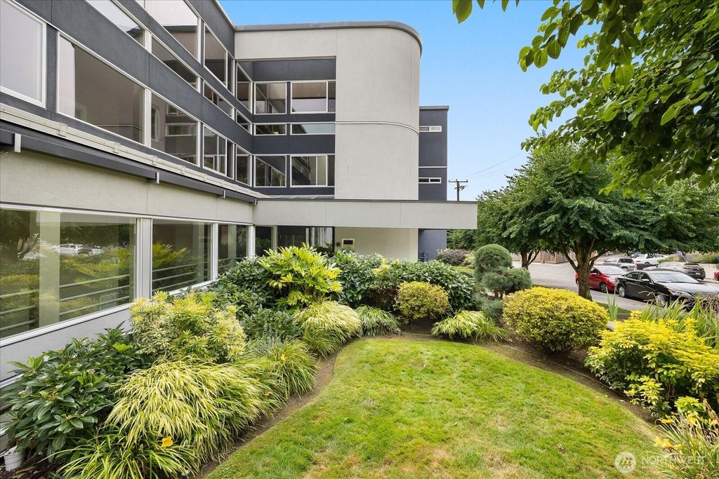 Photo of 1400 Taylor Avenue N #405, Seattle, WA 98109 (MLS # 2336559)