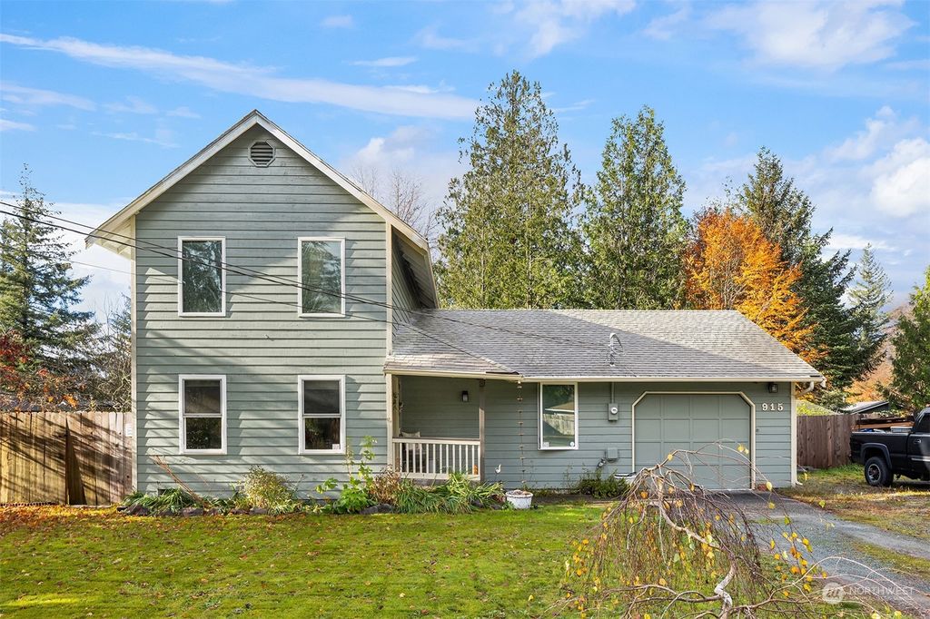 Photo of 915 Timber Lane, Gold Bar, WA 98251 (MLS # 2305925)