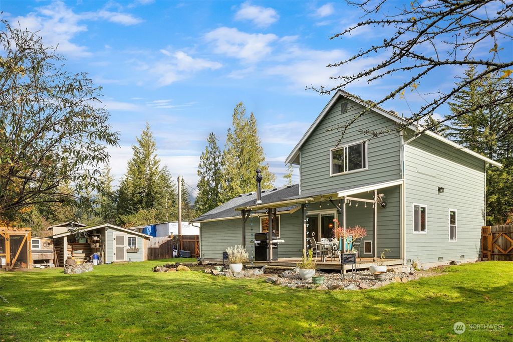 Photo of 915 Timber Lane, Gold Bar, WA 98251 (MLS # 2305925)