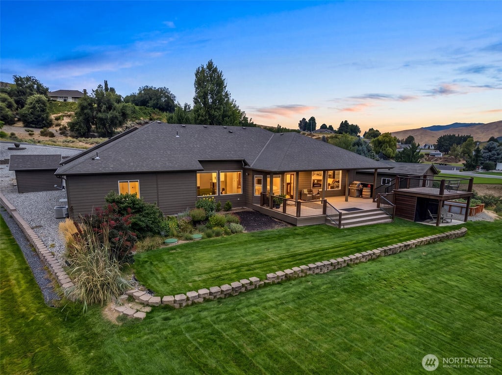 Photo of 3045 Eastview Lane, Wenatchee, WA 98801 (MLS # 2578813)