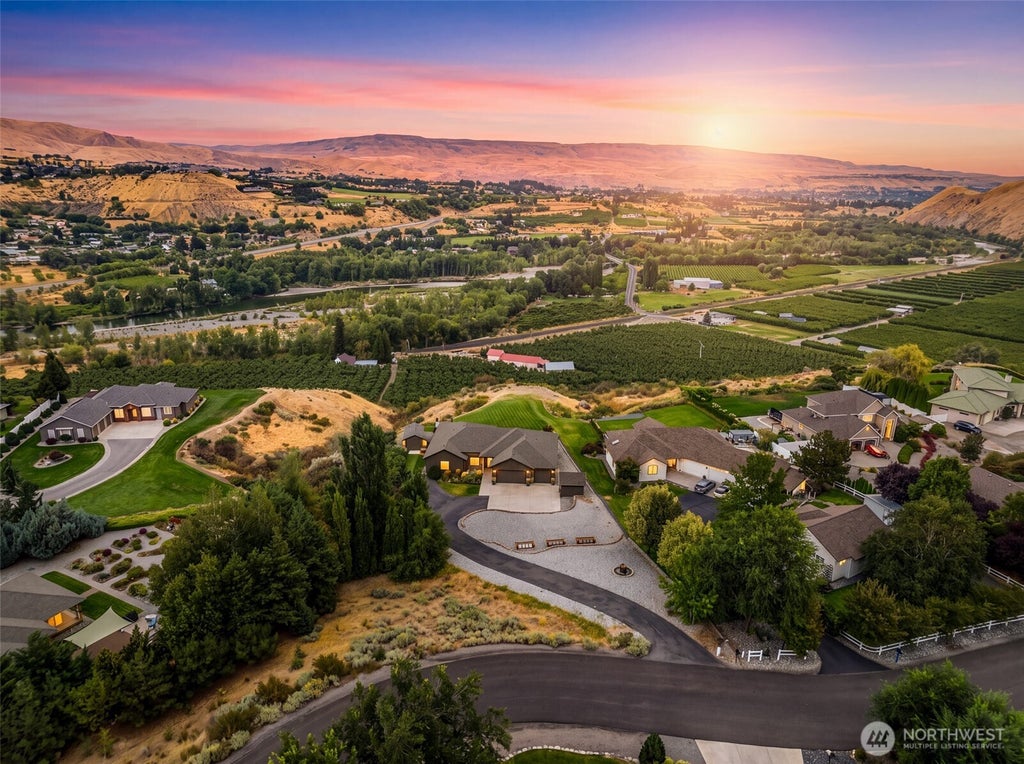 Photo of 3045 Eastview Lane, Wenatchee, WA 98801 (MLS # 2578813)