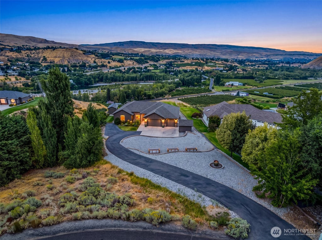 Photo of 3045 Eastview Lane, Wenatchee, WA 98801 (MLS # 2578813)