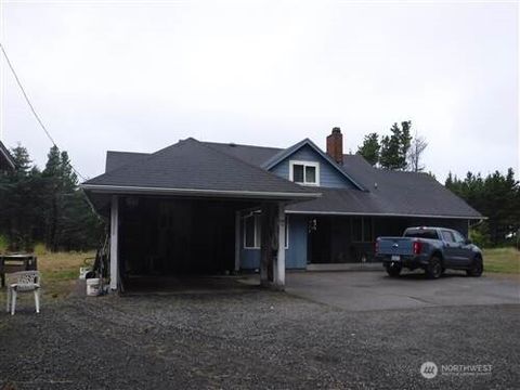 Photo of 17307 Pacific Way, Long Beach, WA 98631 (MLS # 2395178)
