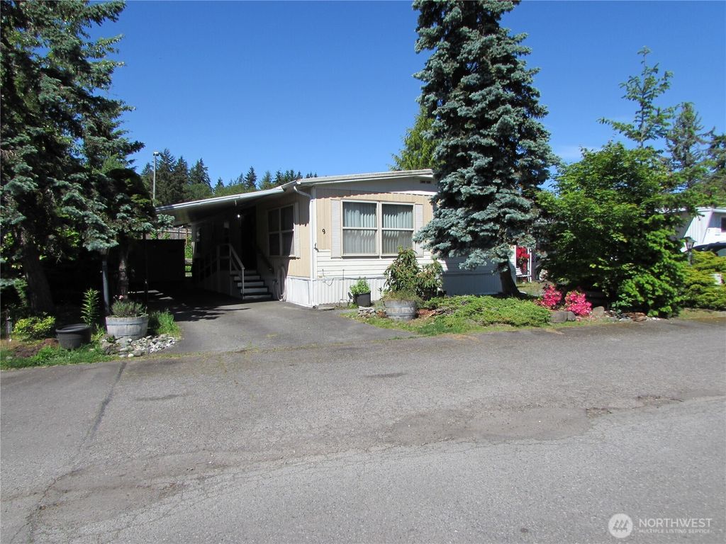Photo of 5220 176th Street SW #9, Lynnwood, WA 98037 (MLS # 2382133)