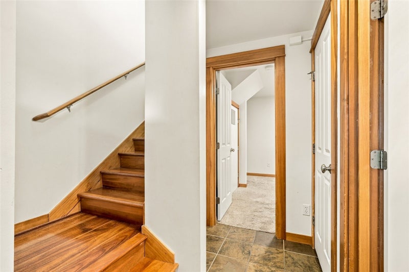 9243 35th Ave SW B