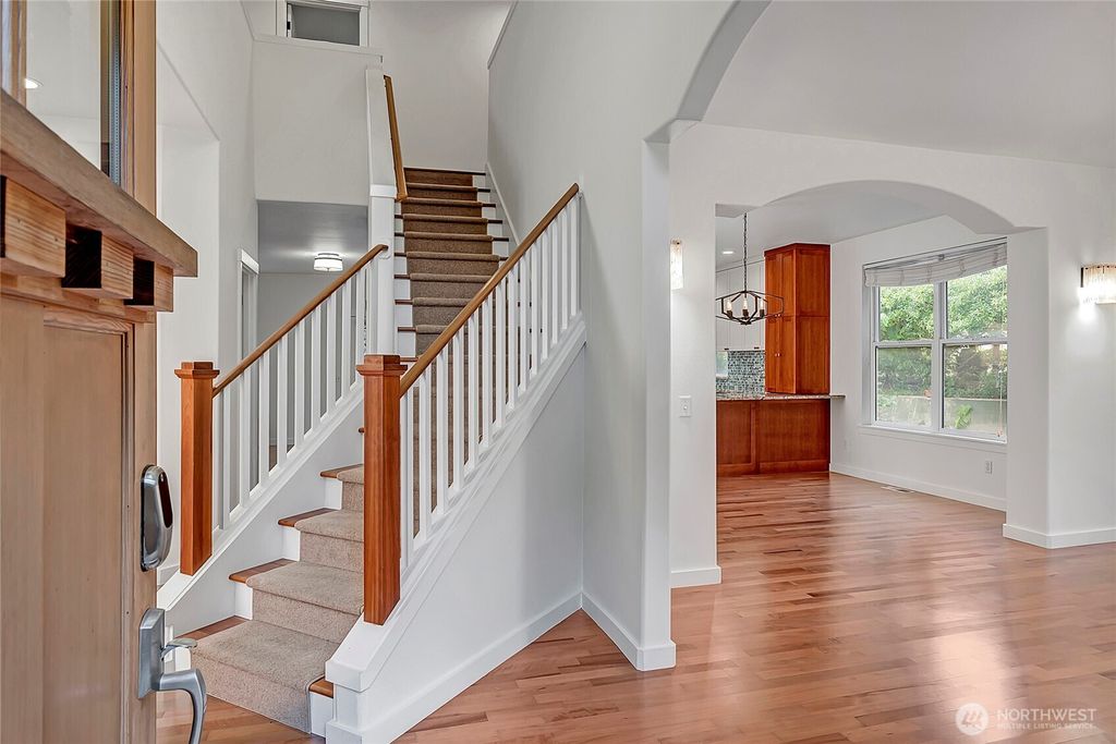 Photo of 414 10th Street S, Kirkland, WA 98033 (MLS # 2434172)