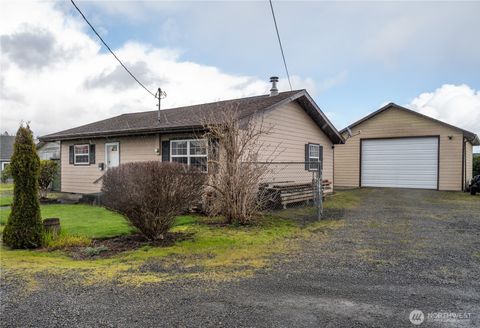 Photo of 304 Oak Street, Aberdeen, WA 98520 (MLS # 2491580)
