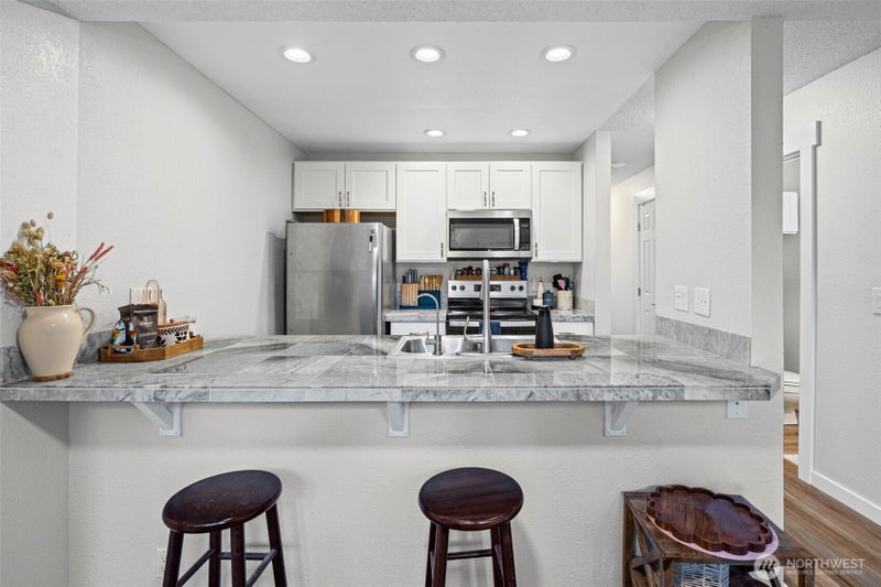 826 Pike Street NE C6