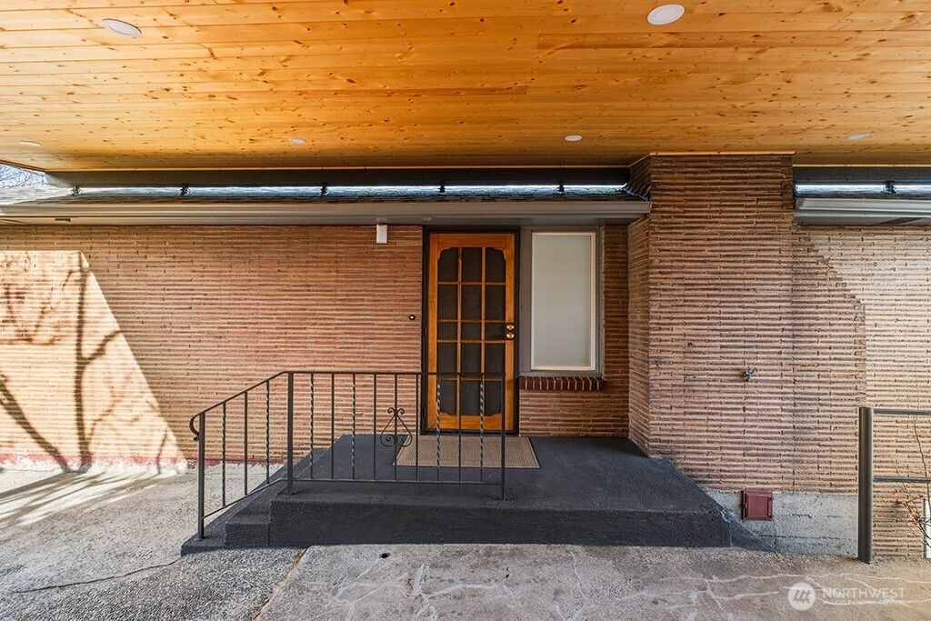 Photo of 8324 Beacon Avenue S, Seattle, WA 98118 (MLS # 2473455)