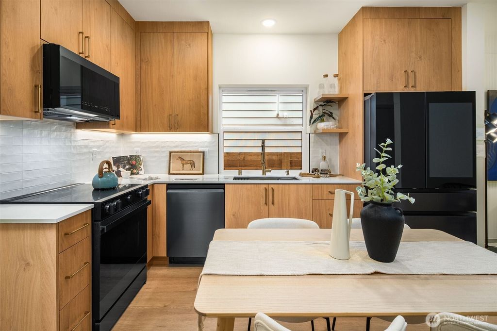 Photo of 106 B N 80th St, Seattle, WA 98103 (MLS # 2467485)