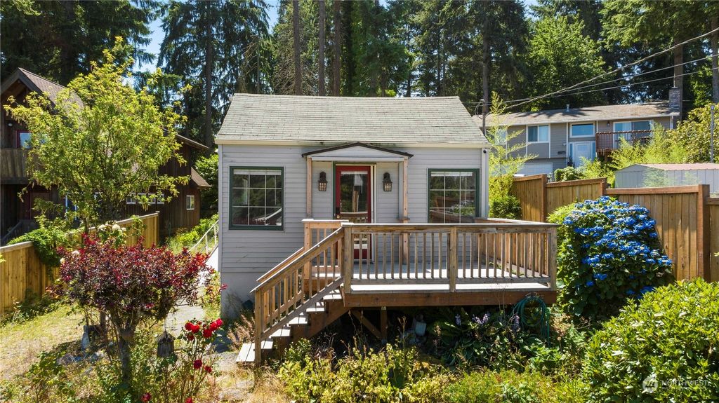 Photo of 2239 S 308th Street, Federal Way, WA 98003 (MLS # 2146280)