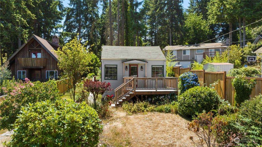 Photo of 2239 S 308th Street, Federal Way, WA 98003 (MLS # 2146280)