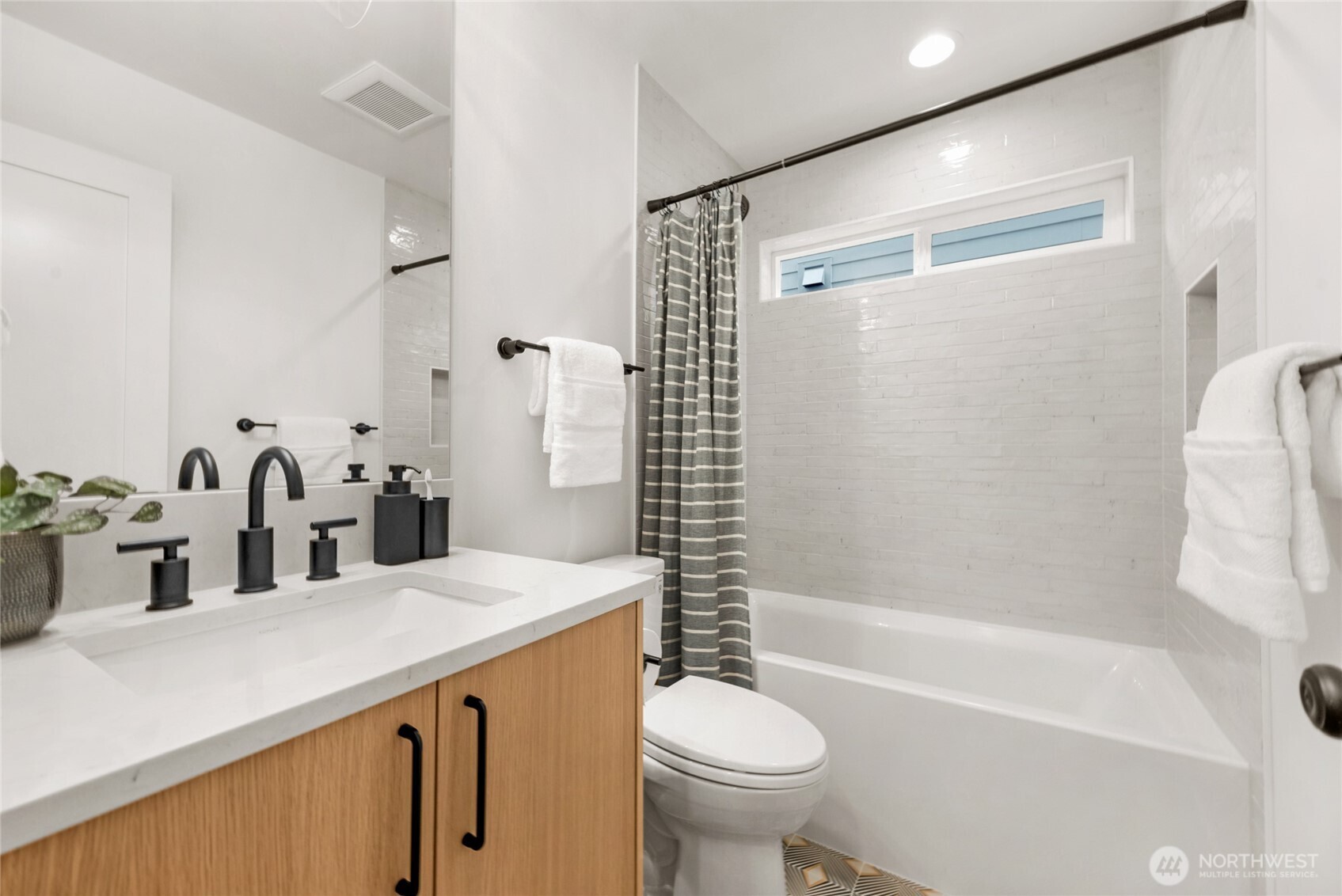 4048 32nd Avenue W B