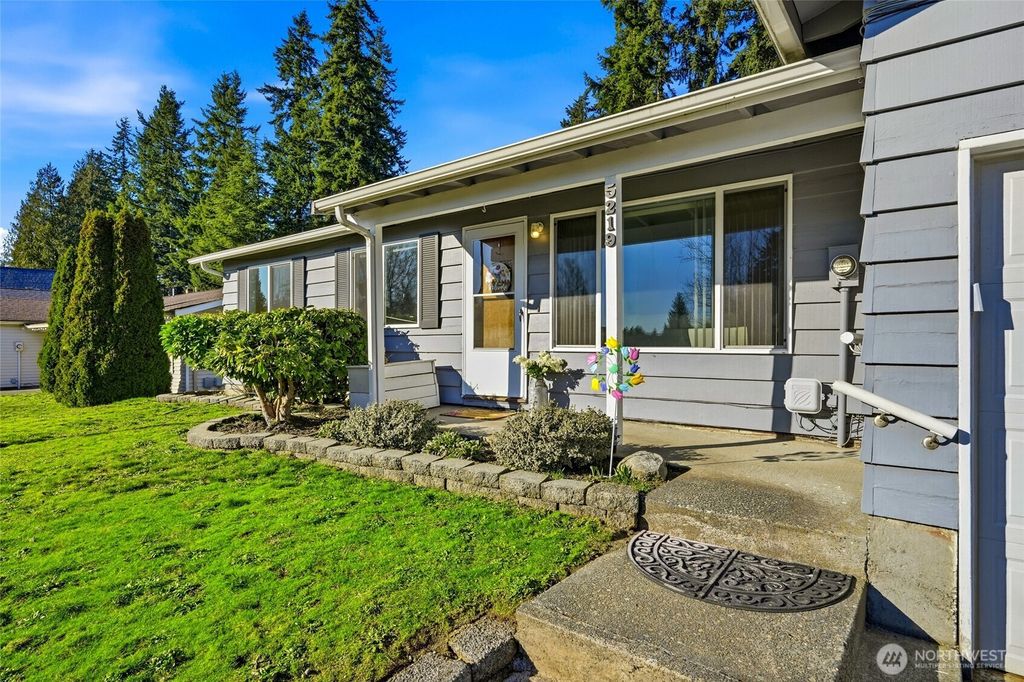 Photo of 5219 172nd Street SW, Lynnwood, WA 98037 (MLS # 2470315)