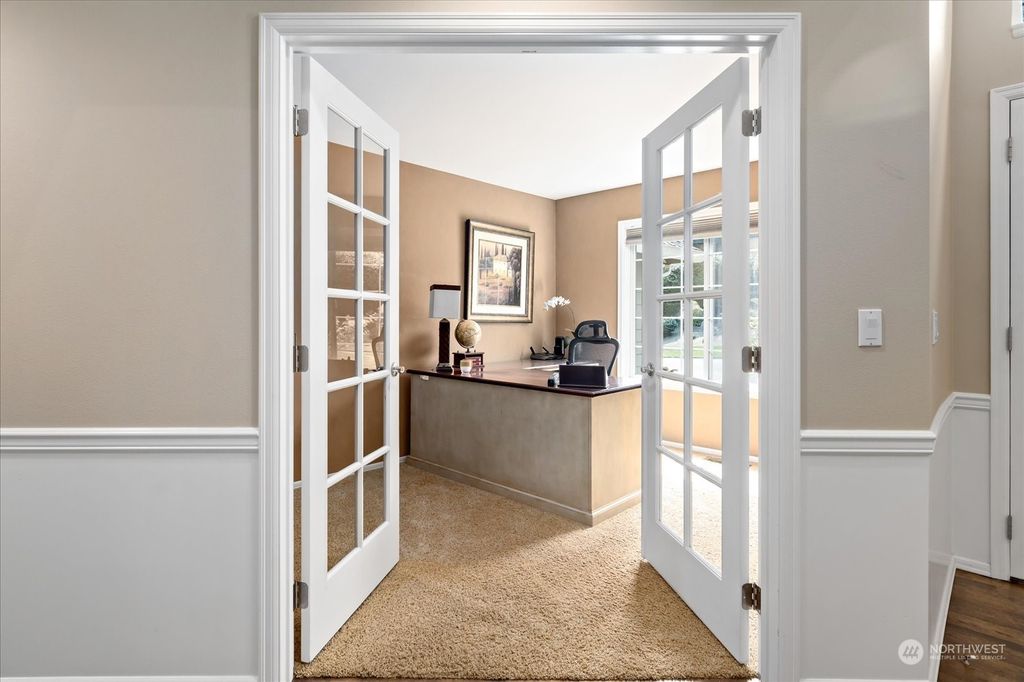 Photo of 6422 214th Avenue NE, Redmond, WA 98053 (MLS # 2139894)