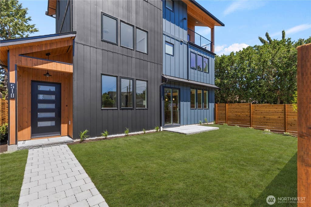 Photo of 510 N 92nd Street, Seattle, WA 98103 (MLS # 2543216)