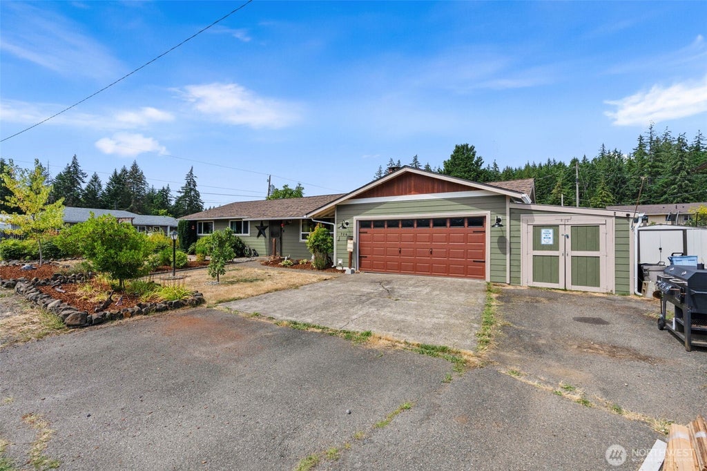 Photo of 726 Sidney Street, Shelton, WA 98584 (MLS # 2564907)