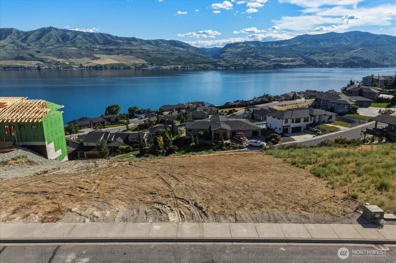 112 Crystal Crest Drive
