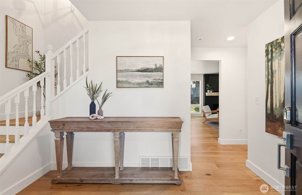 Photo of 649 Washington Place SW, Mukilteo, WA 98275 (MLS # 2470582)