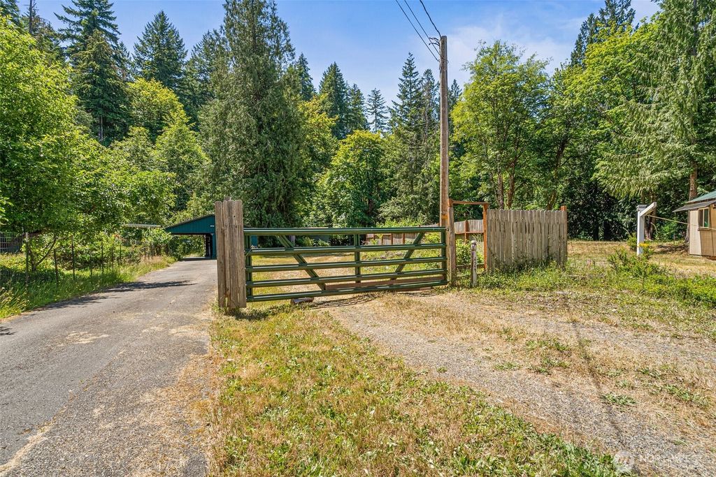 Photo of 424 E Olde Lyme Road, Shelton, WA 98584 (MLS # 2493043)