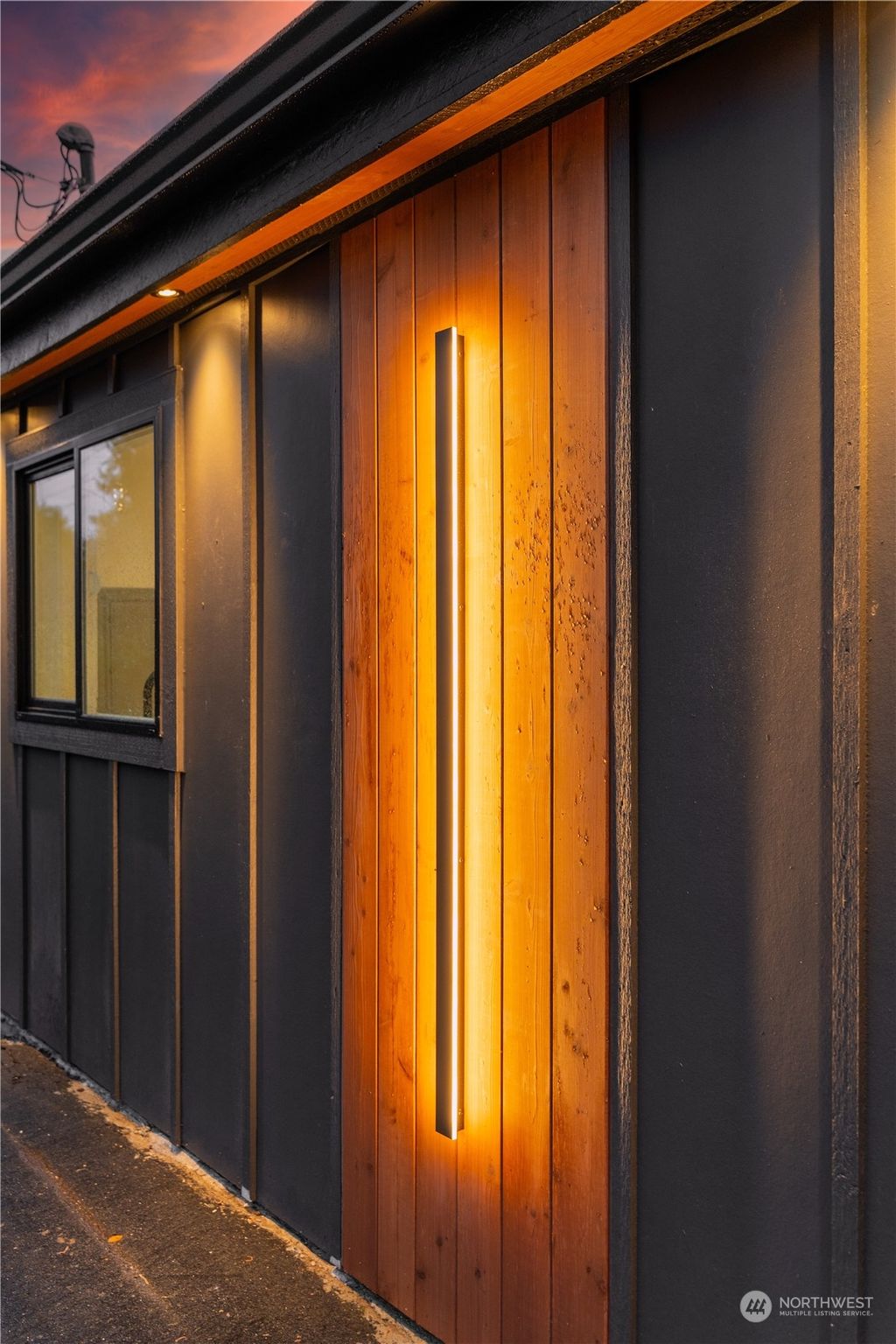 Photo of 23033 192nd Avenue SE, Renton, WA 98058 (MLS # 2184122)