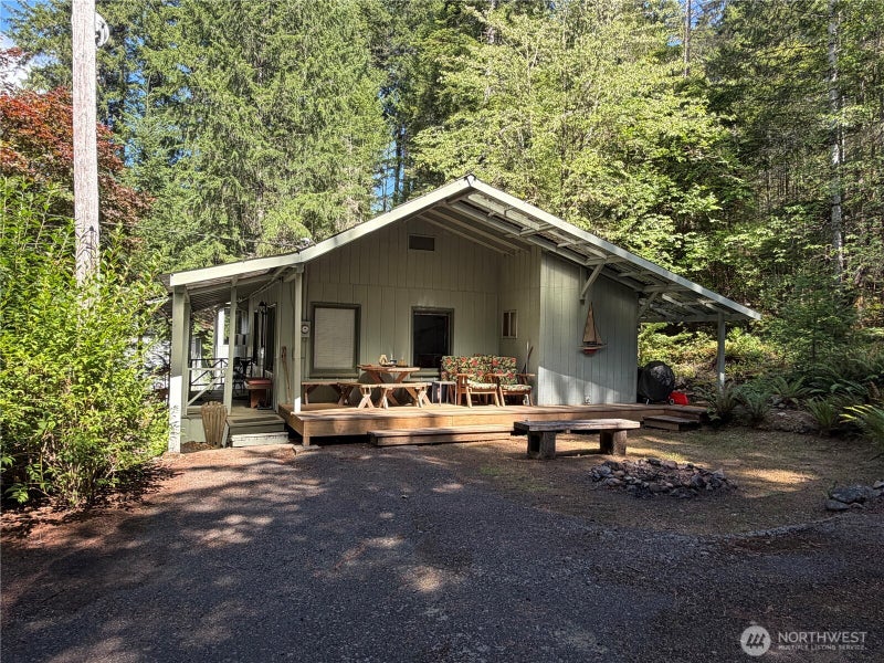 10 Creek Court
