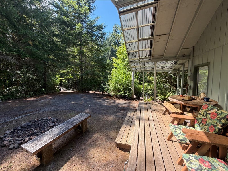 10 Creek Court