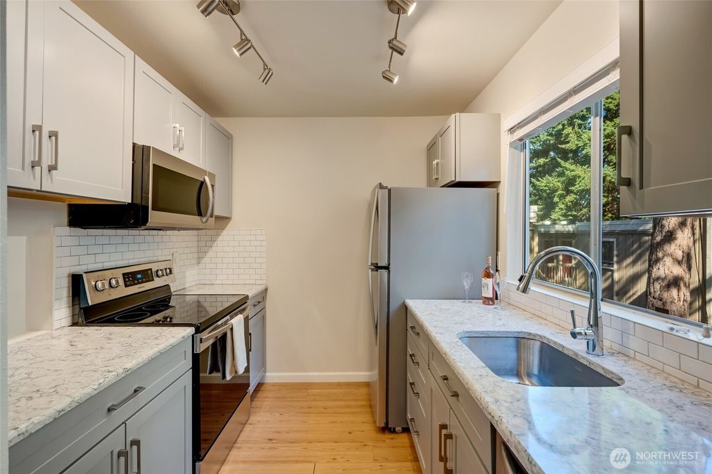 Photo of 4811 180th Street SW #D202, Lynnwood, WA 98037 (MLS # 2414887)