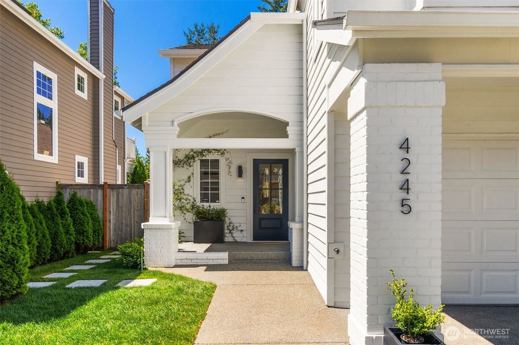 Photo of 4245 249th Court SE, Sammamish, WA 98029 (MLS # 2402348)