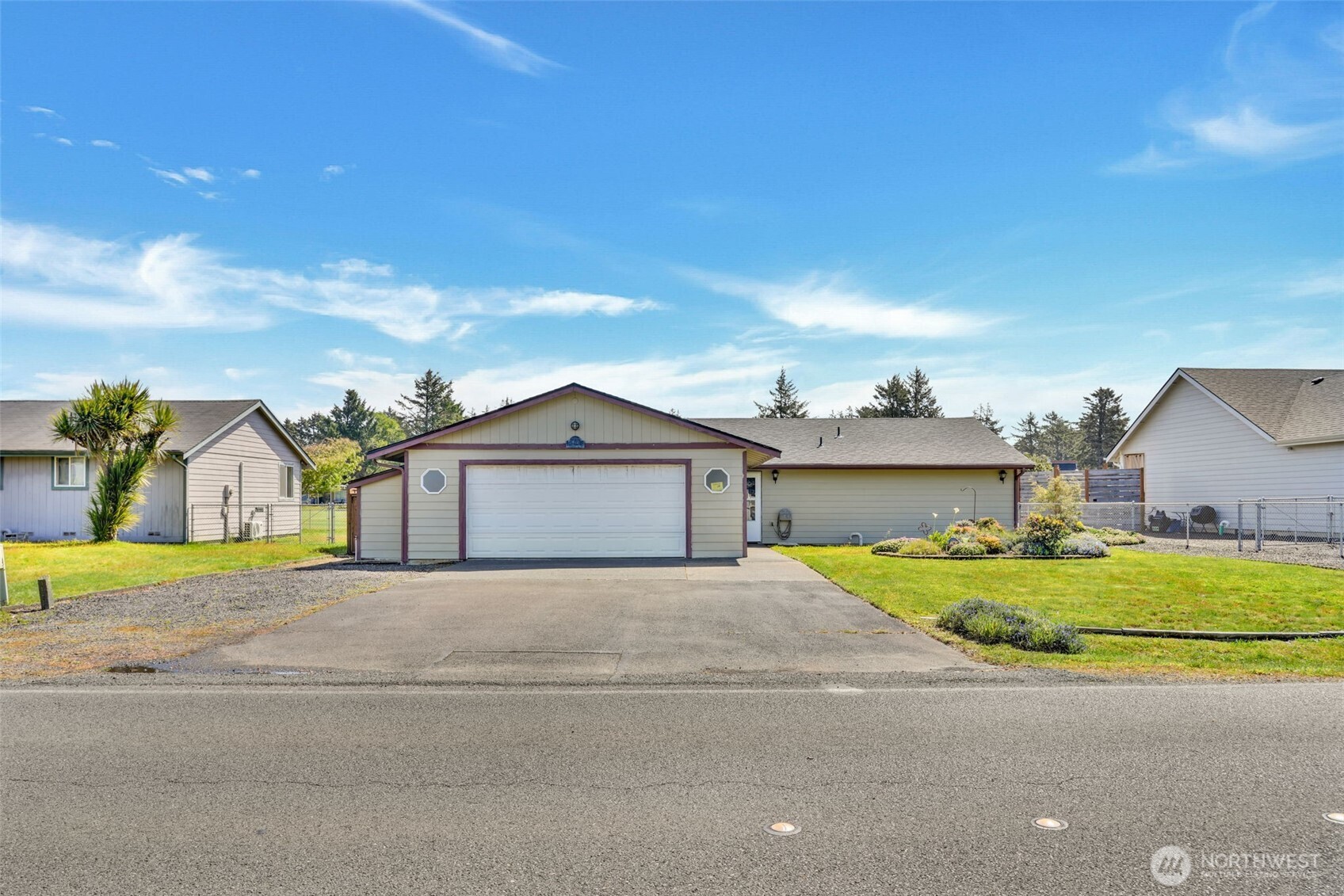 546 canal Drive NE