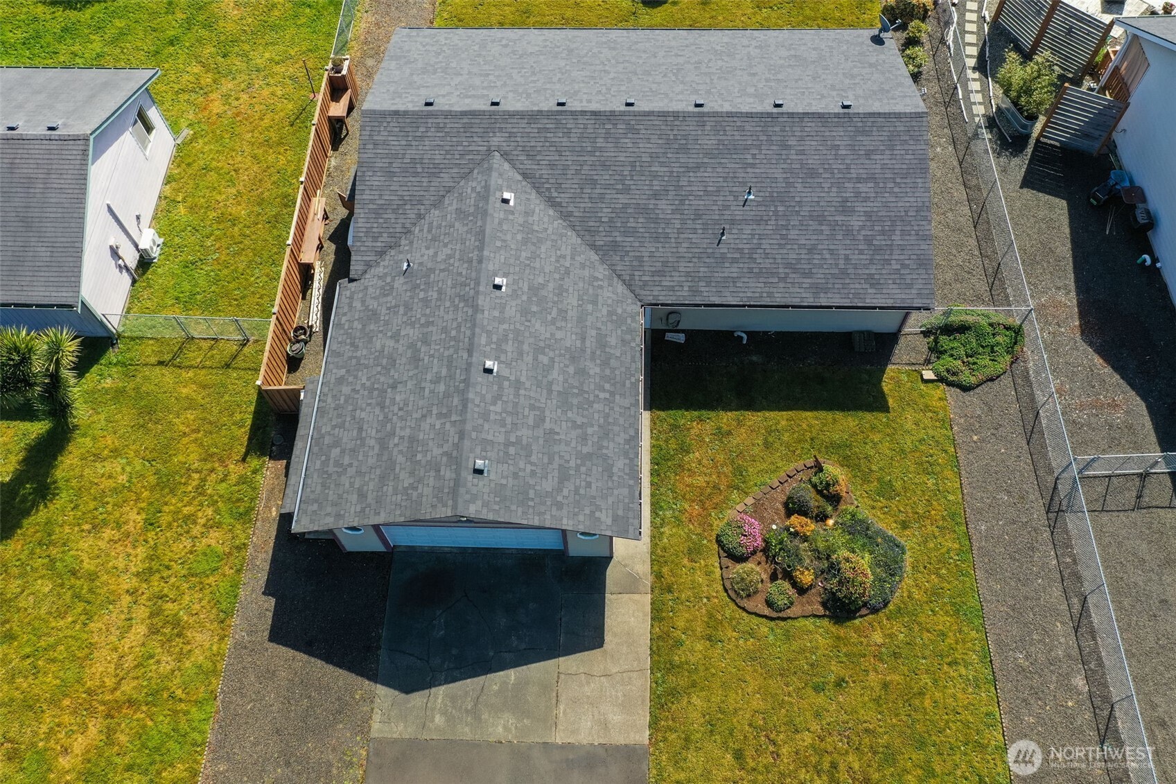 546 canal Drive NE
