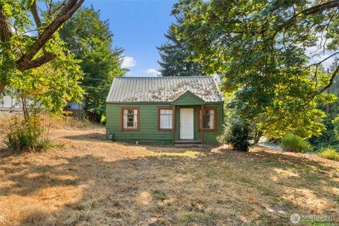 Photo of 722 S 4th Avenue SW, Olympia, WA 98502 (MLS # 2573050)