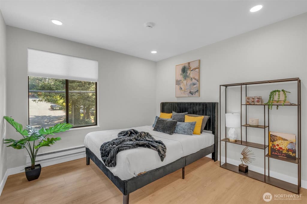 Photo of 11701 100th Avenue NE #5, Kirkland, WA 98034 (MLS # 2567127)