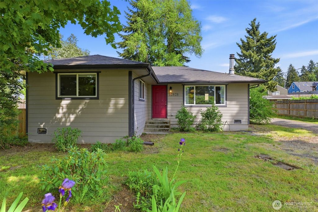 Photo of 12828 6th Avenue S, Burien, WA 98168 (MLS # 2522817)