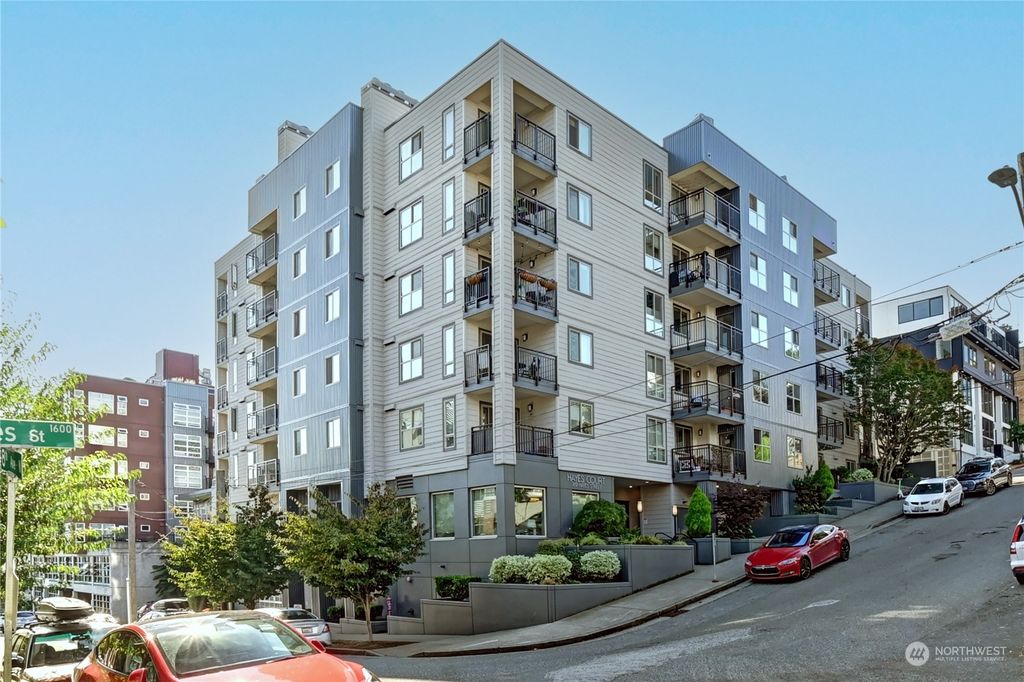 Photo of 769 Hayes Street #308, Seattle, WA 98109 (MLS # 2199192)