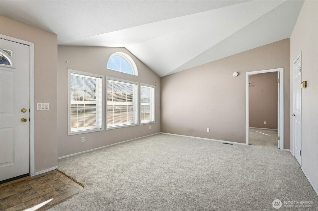 Photo of 1910 S 47th Avenue, Yakima, WA 98903 (MLS # 2491410)