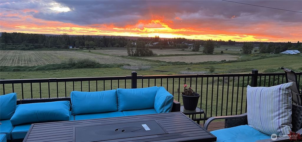 Photo of 9410 76th Avenue NE, Marysville, WA 98270 (MLS # 2500556)