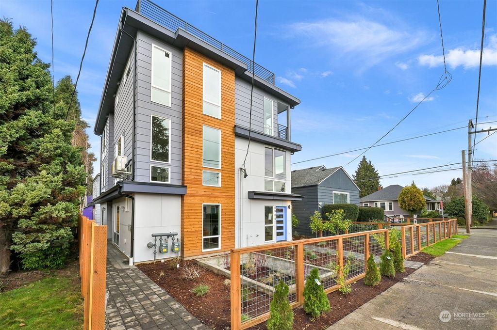 Photo of 6905 Flora Avenue S #B, Seattle, WA 98108 (MLS # 2033294)