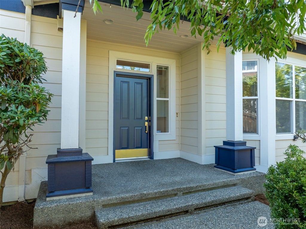 Photo of 23901 SE 7th Lane, Sammamish, WA 98074 (MLS # 2587751)