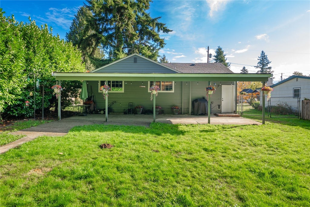 Photo of 8032 S Fawcett Avenue, Tacoma, WA 98408 (MLS # 2599520)