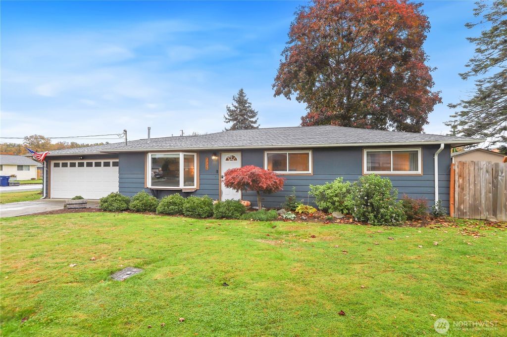 Photo of 1726 Lewalice Lane, Burlington, WA 98233 (MLS # 2448372)