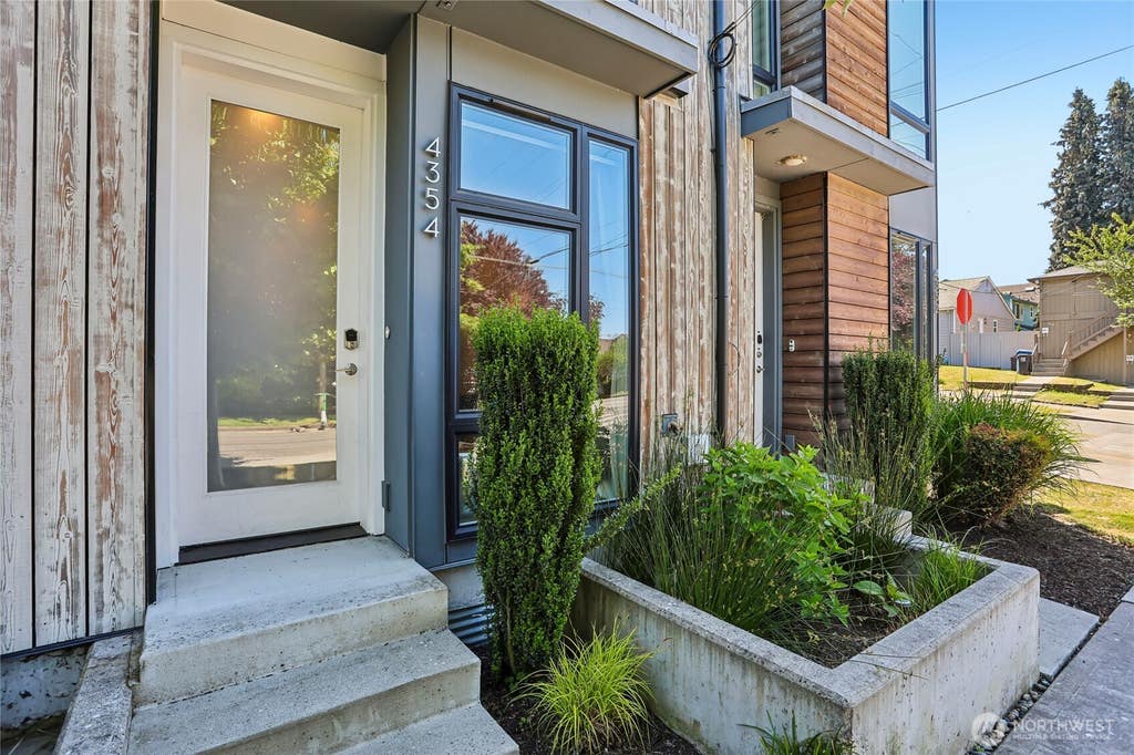 Photo of 4354 6th Avenue NW, Seattle, WA 98107 (MLS # 2570441)