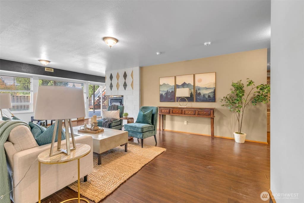 Photo of 1133 E Hemlock Street, Kent, WA 98030 (MLS # 2545593)