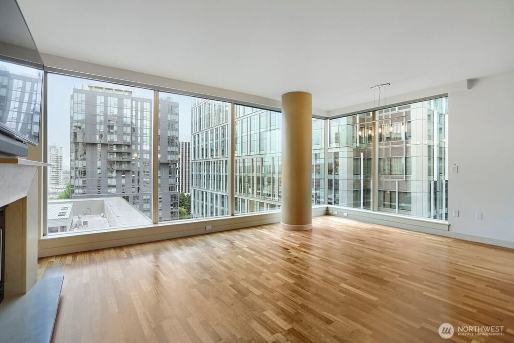 Photo of 10650 NE 9th Place #1520, Bellevue, WA 98004 (MLS # 2532761)
