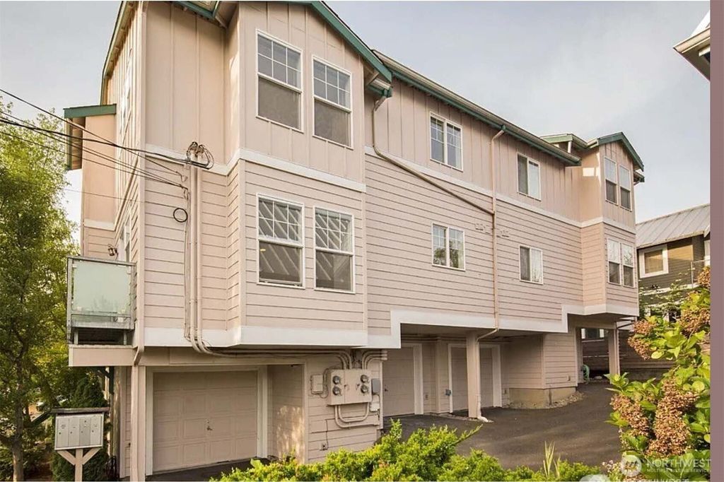 Photo of 1920 E Union #104, Seattle, WA 98122 (MLS # 2482748)