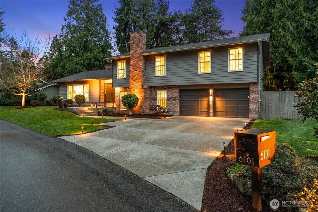 Photo of 6101 85th Place SE, Mercer Island, WA 98040 (MLS # 2491583)