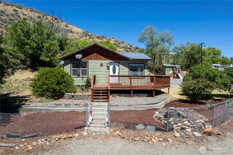 Photo of 410 W Bartlett Street, Omak, WA 98841 (MLS # 2539124)
