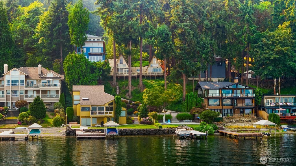 Photo of 1602 W Lake Sammamish Parkway SE, Bellevue, WA 98008 (MLS # 2566144)