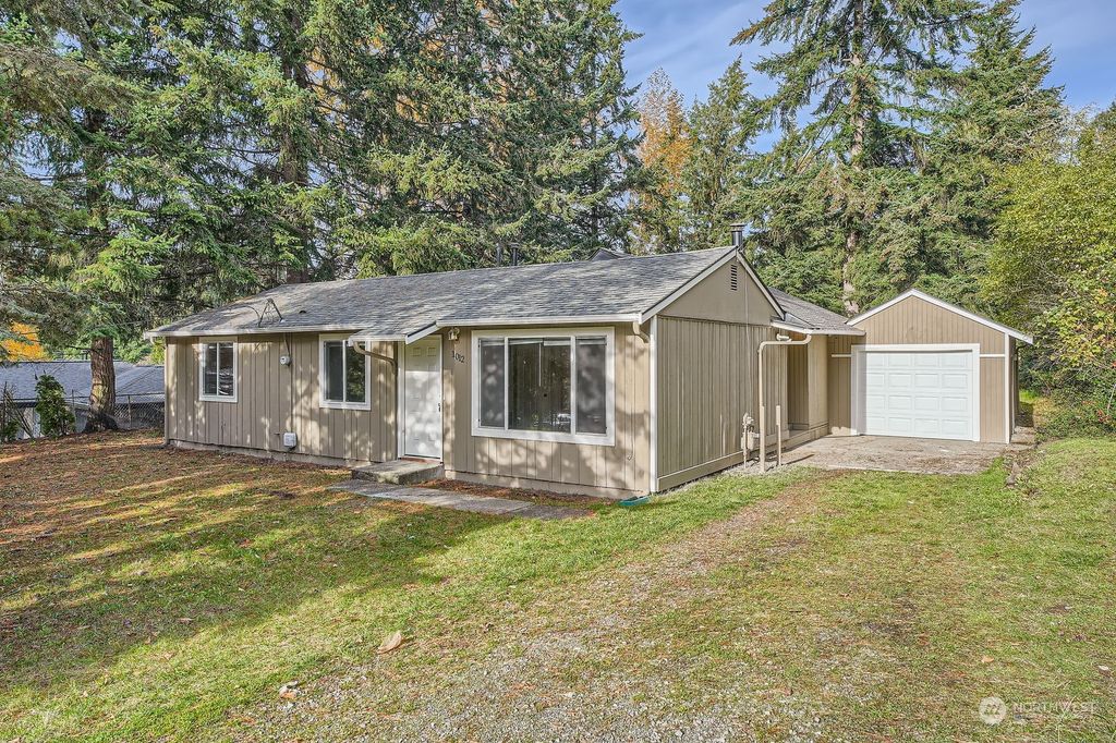 Photo of 1012 SW 306th Street, Federal Way, WA 98023 (MLS # 2309679)